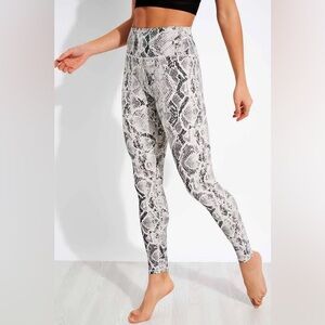 Alo Yoga High Waist Snakeskin Vapor Leggings Size L
